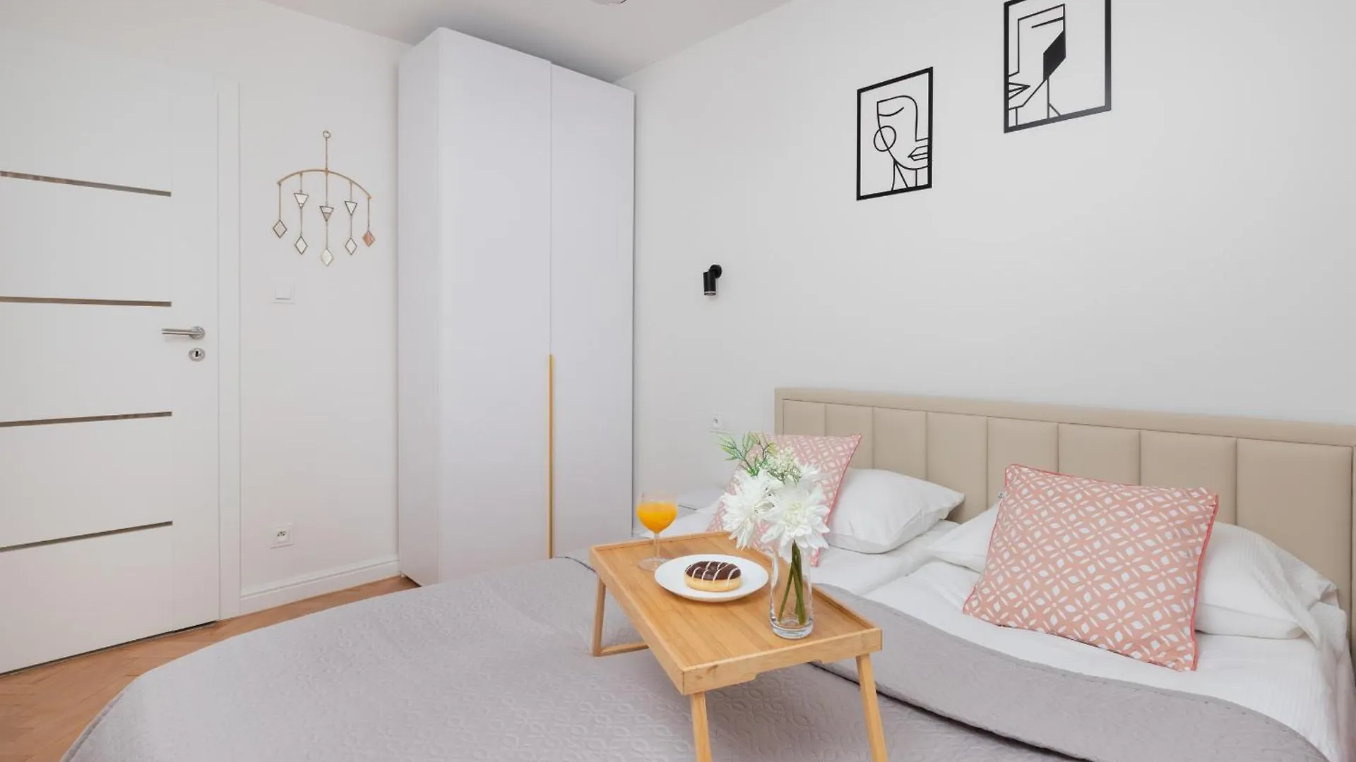 Stylish & Comfortable Apartment With Balcony In Central Gdansk By Noclegi Renters